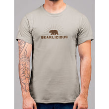 Lade das Bild in den Galerie-Viewer, Bearlicious T-Shirt - Bearified Gear