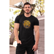 Lade das Bild in den Galerie-Viewer, Woof Badge T-Shirt - Bearified Gear
