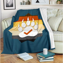 Lade das Bild in den Galerie-Viewer, Bearified Gear Fleece Blanket - Bearified Gear
