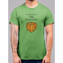 Lade das Bild in den Galerie-Viewer, Kiss Me I'm Beardish T-Shirt - Bearified Gear
